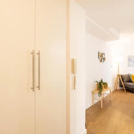 Apartment Oleholidays 2000 Primera Linea De Playa Marbella